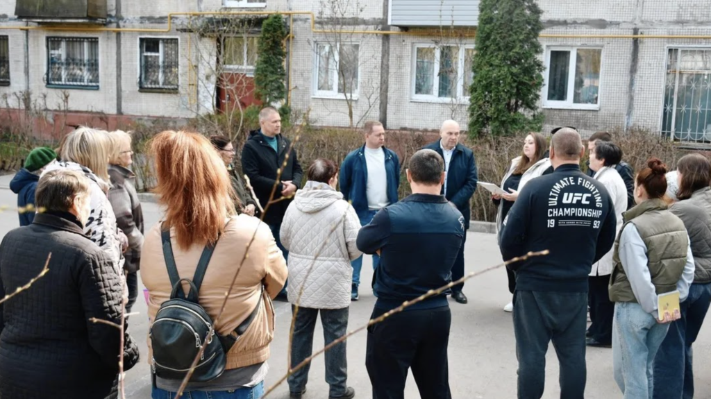 Выездная встреча депутатов с жителями Ивантеевки: обсудили проблемы водоснабжения и капремонта