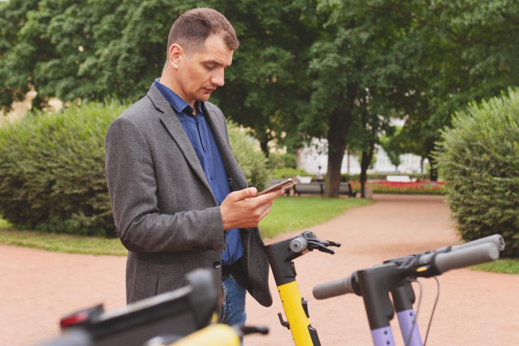 «Яндекс» предложил ограничить максимальное количество самокатов в городах