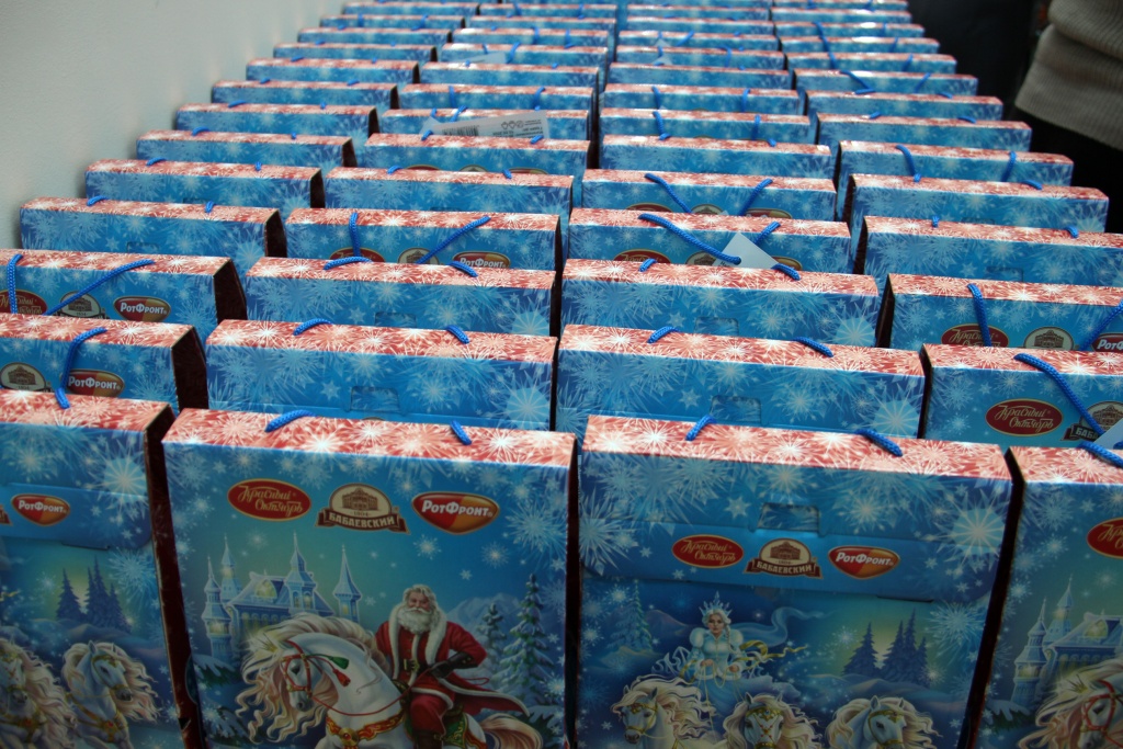 Новогоднее чудо для детей защитников Отечества: в Тамбовской областной Думе прошли праздничные представления