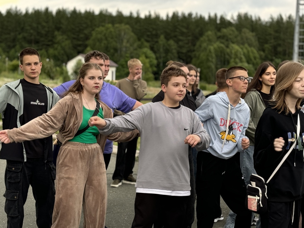 Врио Оренбургской области Евгений Солнцев поприветствовал новых участников смены «Путь к успеху» в лагере «Солнечная страна» Врио Оренбургской области Евгений Солнцев поприветствовал новых участников смены «Путь к успеху» в лагере «Солнечная страна»