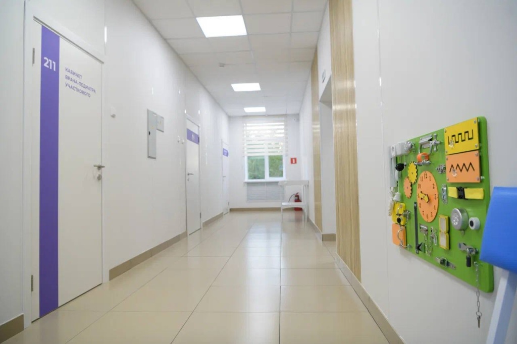 Евгений Солнцев оценил проведённый ремонт больницы в посёлке Первомайском Евгений Солнцев оценил проведённый ремонт больницы в посёлке Первомайском