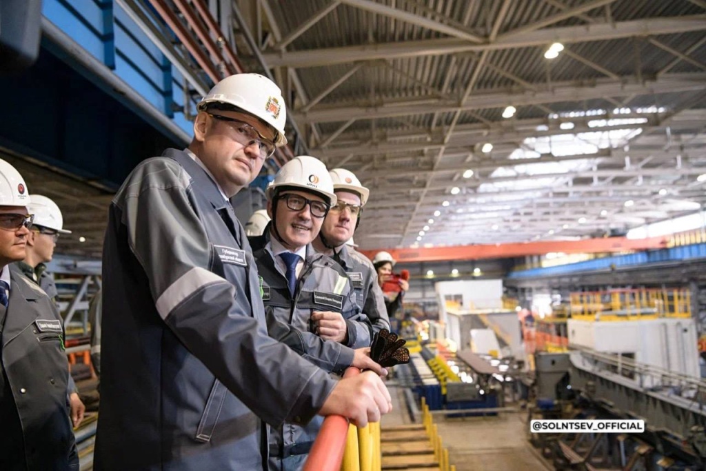 Евгений Солнцев поздравил «Уральскую Сталь» с 71-летием: «Металлурги – люди несгибаемые, целеустремлённые, сильные»