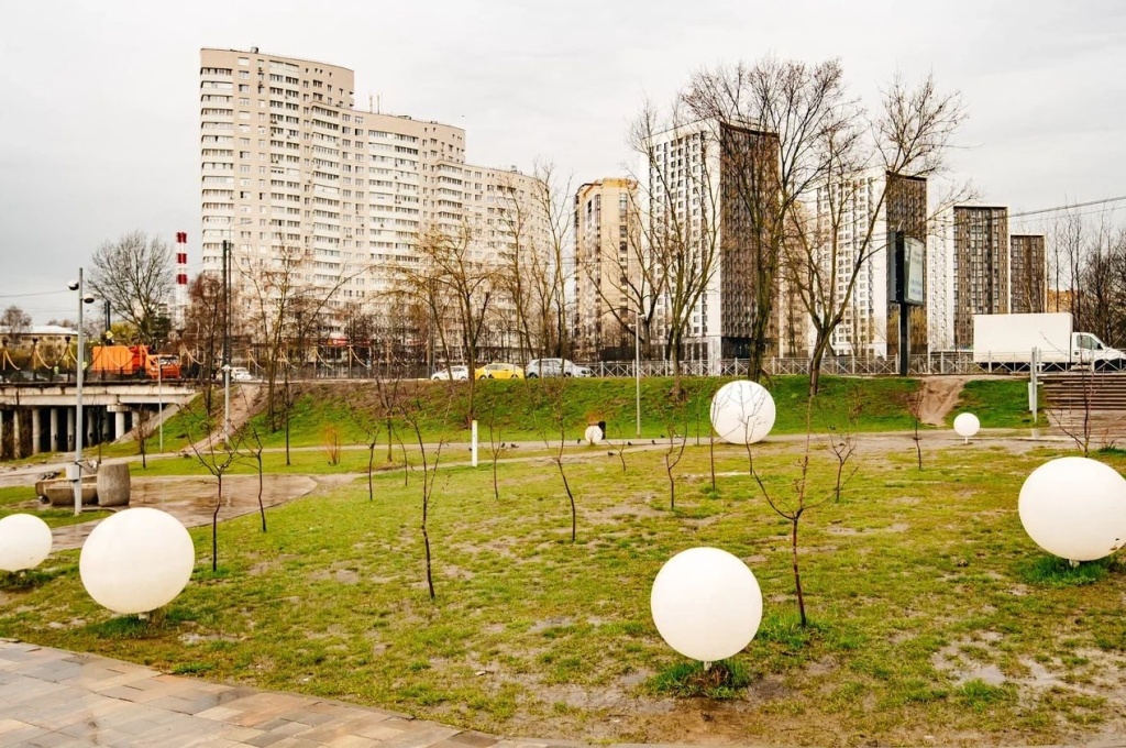 Зелёное обновление набережной Серебрянки: 95 новых деревьев украсили любимое место отдыха жителей подмосковного Пушкино Зелёное обновление набережной Серебрянки: 95 новых деревьев украсили любимое место отдыха жителей подмосковного Пушкино