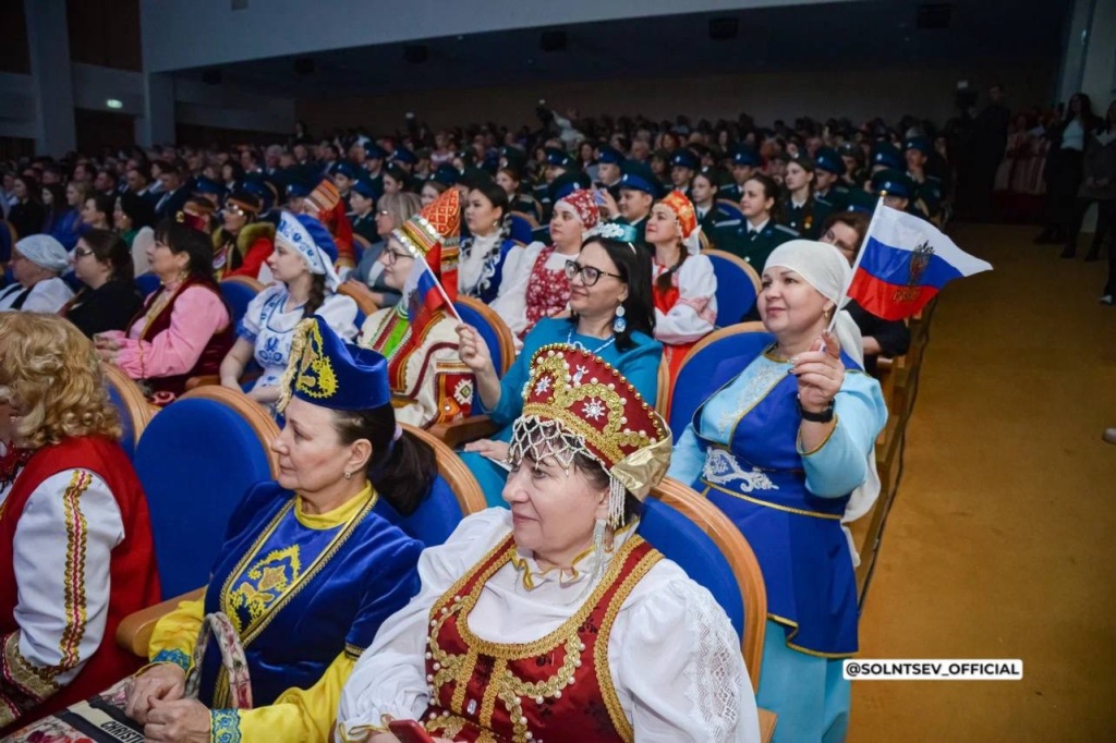 Евгений Солнцев дал старт Году единства народов России в Оренбуржье: как многонациональный регион укрепляет общие ценности