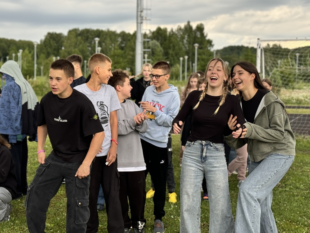 Врио Оренбургской области Евгений Солнцев поприветствовал новых участников смены «Путь к успеху» в лагере «Солнечная страна» Врио Оренбургской области Евгений Солнцев поприветствовал новых участников смены «Путь к успеху» в лагере «Солнечная страна»