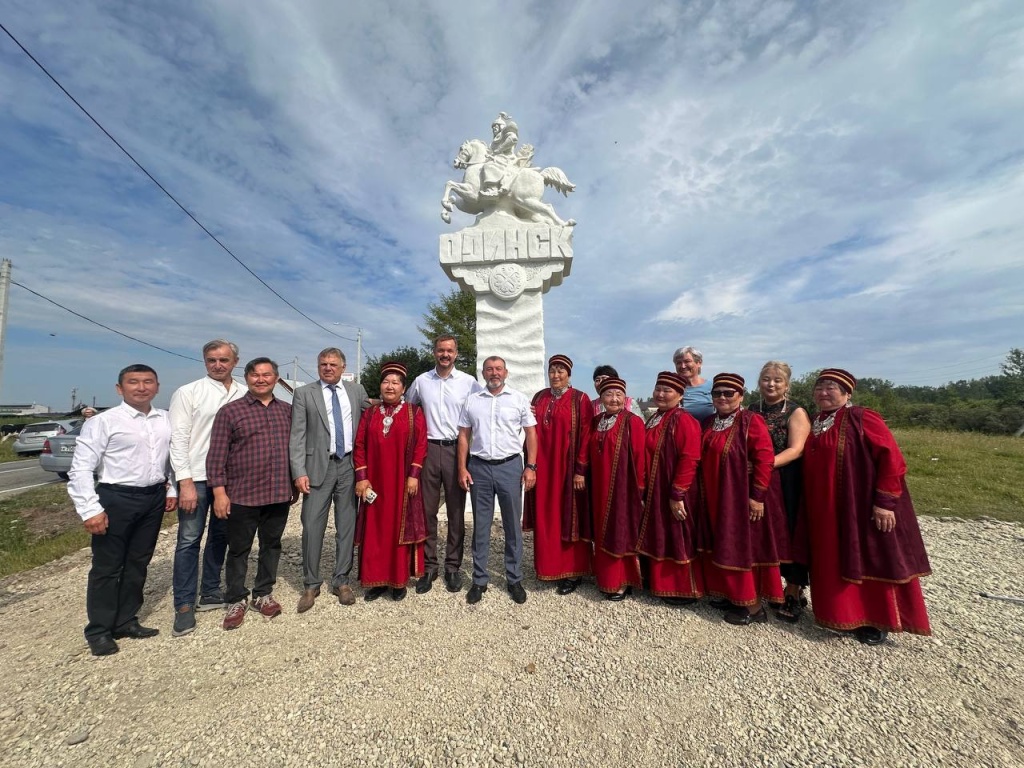 Одинск обрел своего покровителя – стелу с небесным всадником Гэсэром