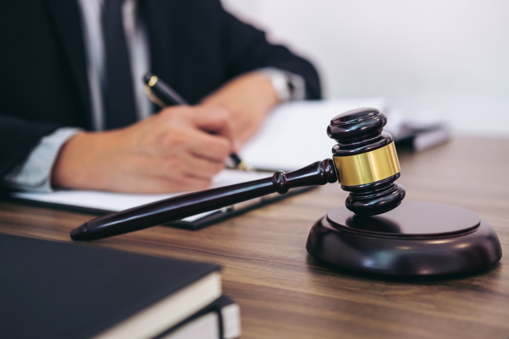 В Самаре мужчину будут судить за подмену ценника при покупке товара в торговом центре В Самаре мужчину будут судить за подмену ценника при покупке товара в торговом центре