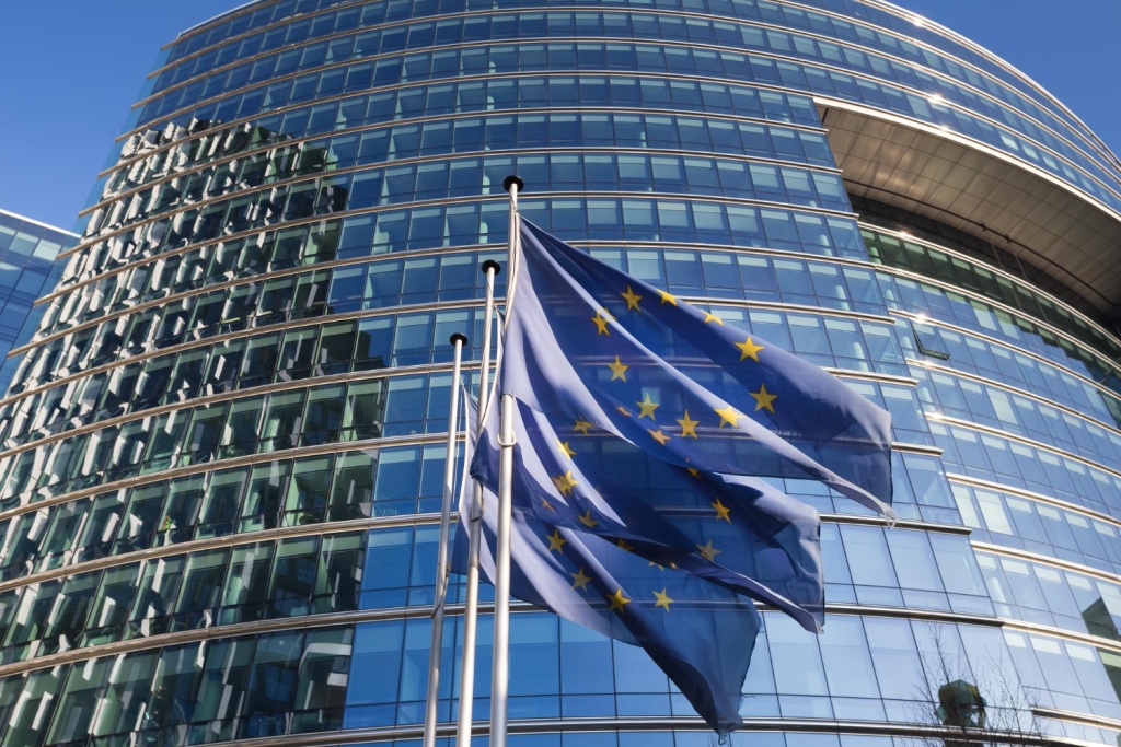 Bloomberg: ЕС намерен ввести санкции против Ирана после атаки на Израиль