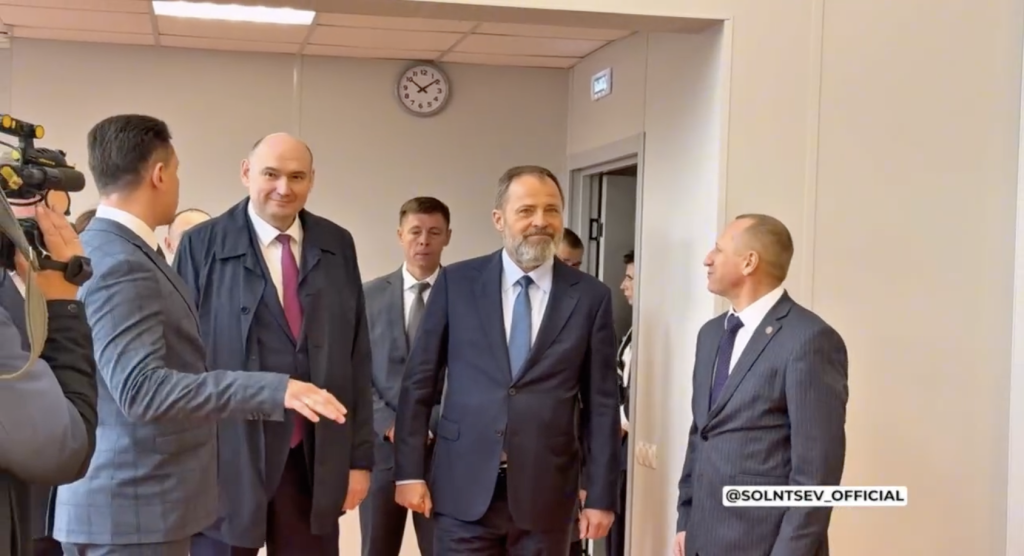 Новый ФОК в Ивановке: полпред Президента РФ и губернатор Оренбуржья оценили развитие спортивной инфраструктуры региона