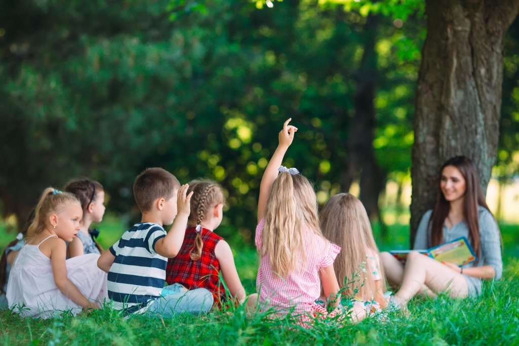 Не менее 100 тысяч детей из Новосибирской области отдохнули в лагерях с начала лета
