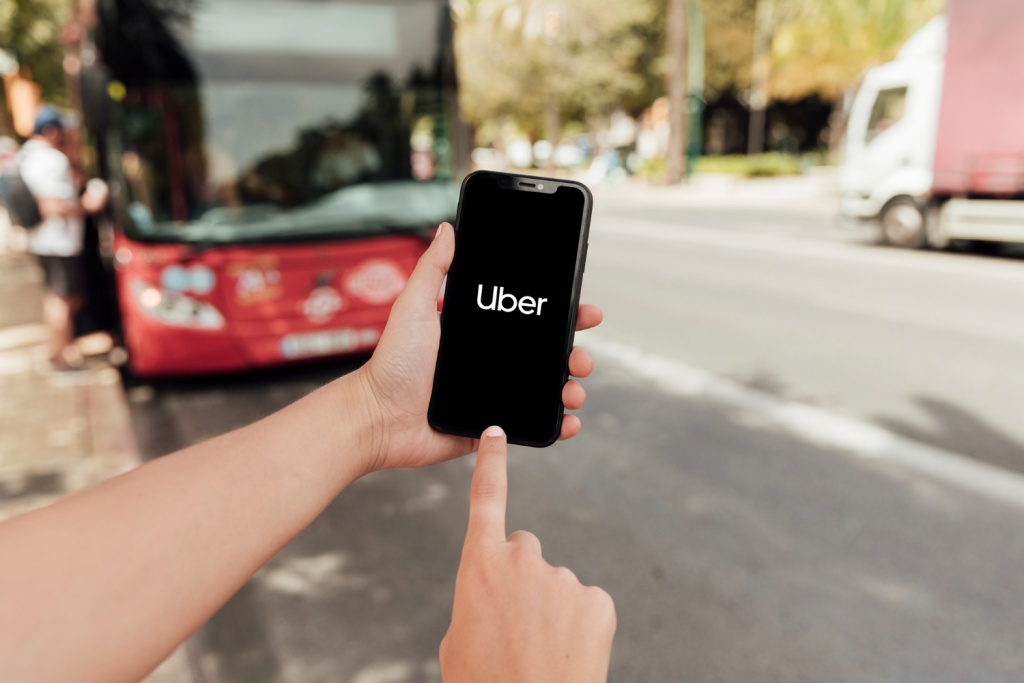 Uber режет управленческие звенья: под сокращение попали 3 300 сотрудников Uber режет управленческие звенья: под сокращение попали 3 300 сотрудников
