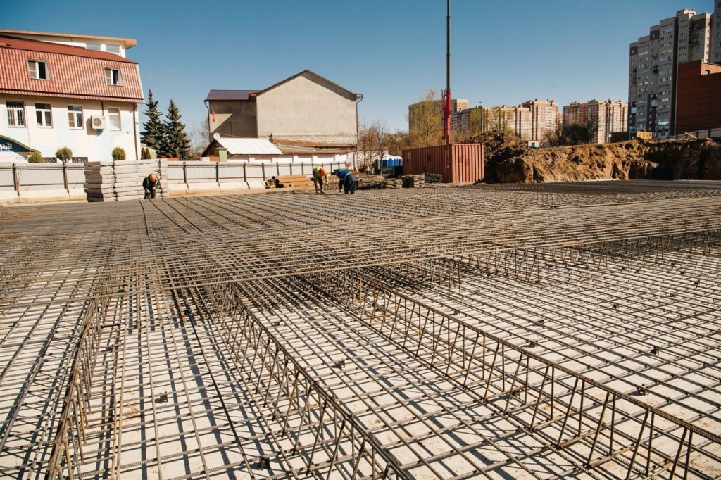 Депутат Госдумы Сергей Пахомов и глава округа Пушкинский Максим Красноцветов посетили Образовательный центр № 2 в Ивантеевке